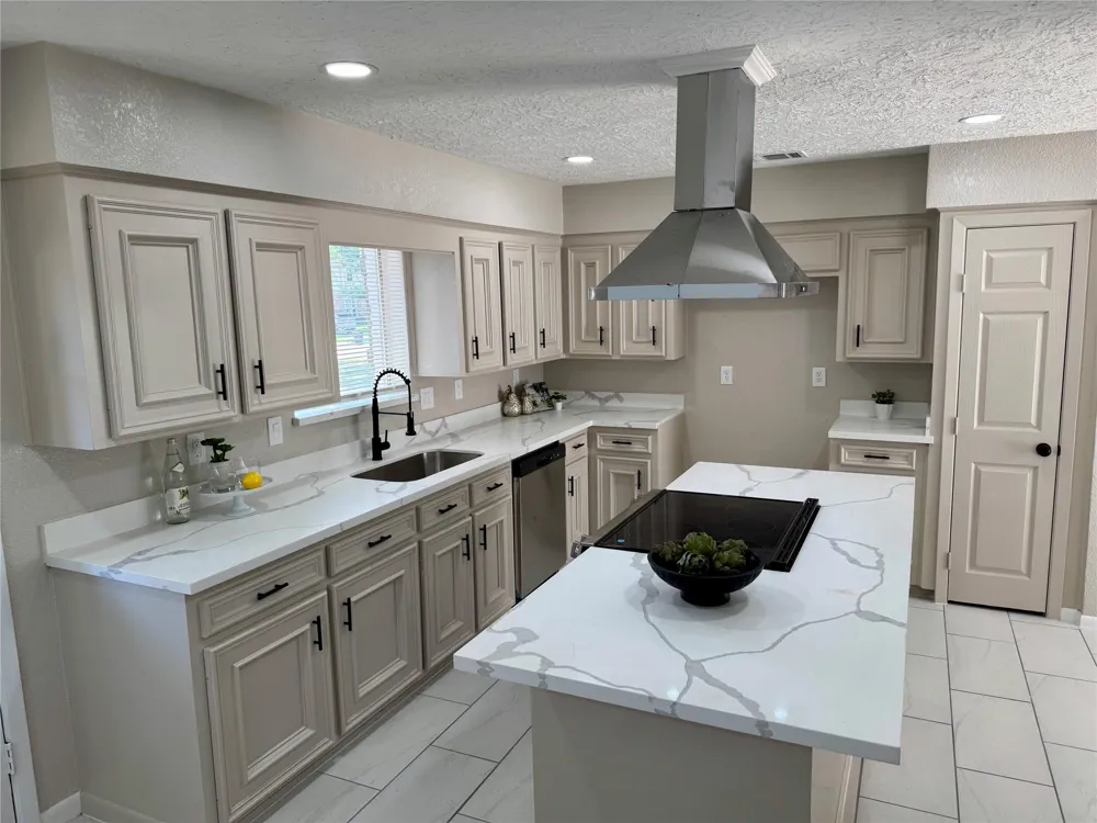 4231 Meadowbank Drive Seabrook, TX 77586