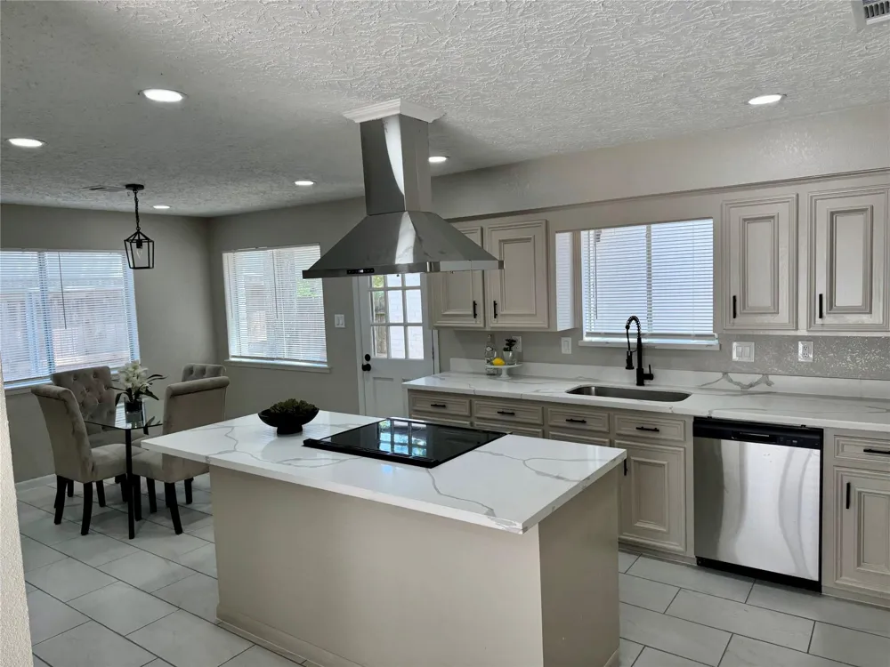 4231 Meadowbank Drive Seabrook, TX 77586