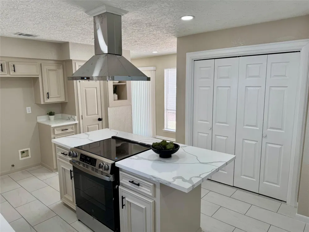 4231 Meadowbank Drive Seabrook, TX 77586