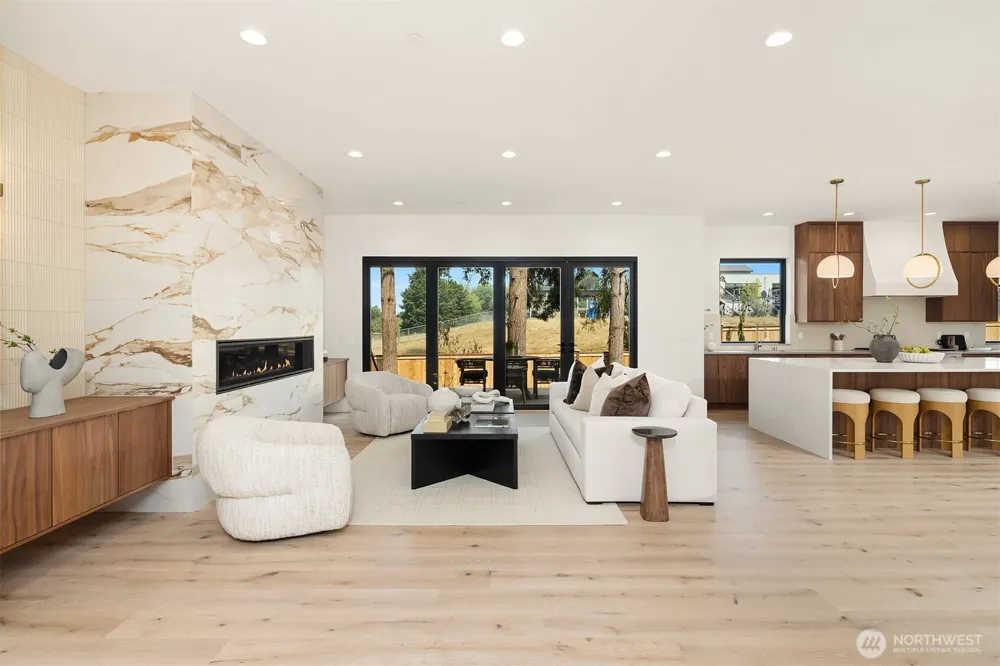 2303 123rd Place SE Bellevue, WA 98005