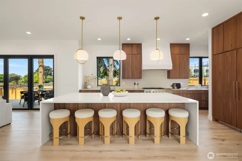 2303 123rd Place SE Bellevue, WA 98005