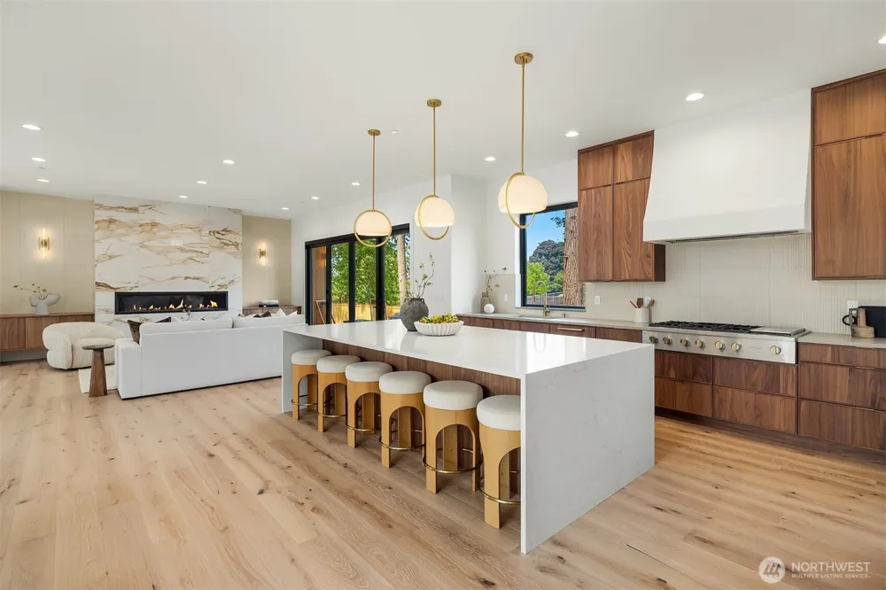 2303 123rd Place SE Bellevue, WA 98005