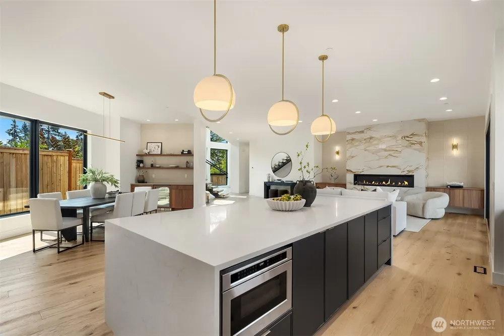 2303 123rd Place SE Bellevue, WA 98005