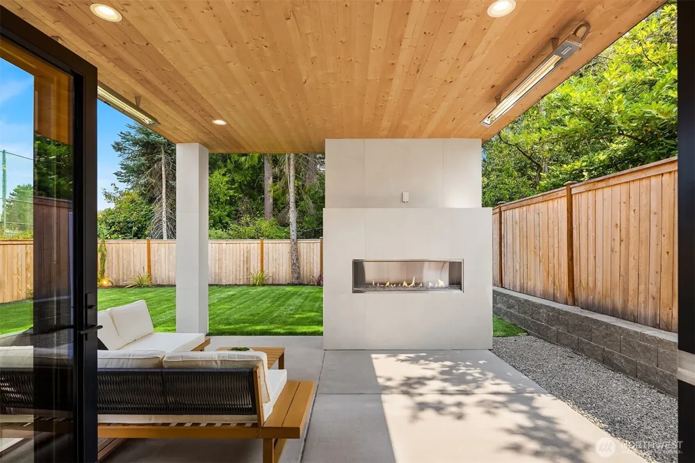 2303 123rd Place SE Bellevue, WA 98005