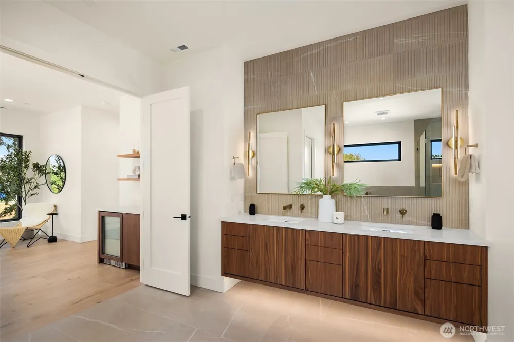 2303 123rd Place SE Bellevue, WA 98005