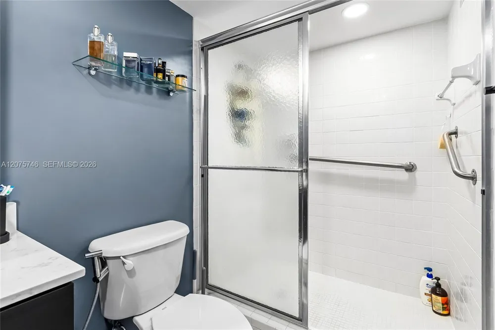 600 Three Islands Blvd #305 Hallandale Beach, FL 33009