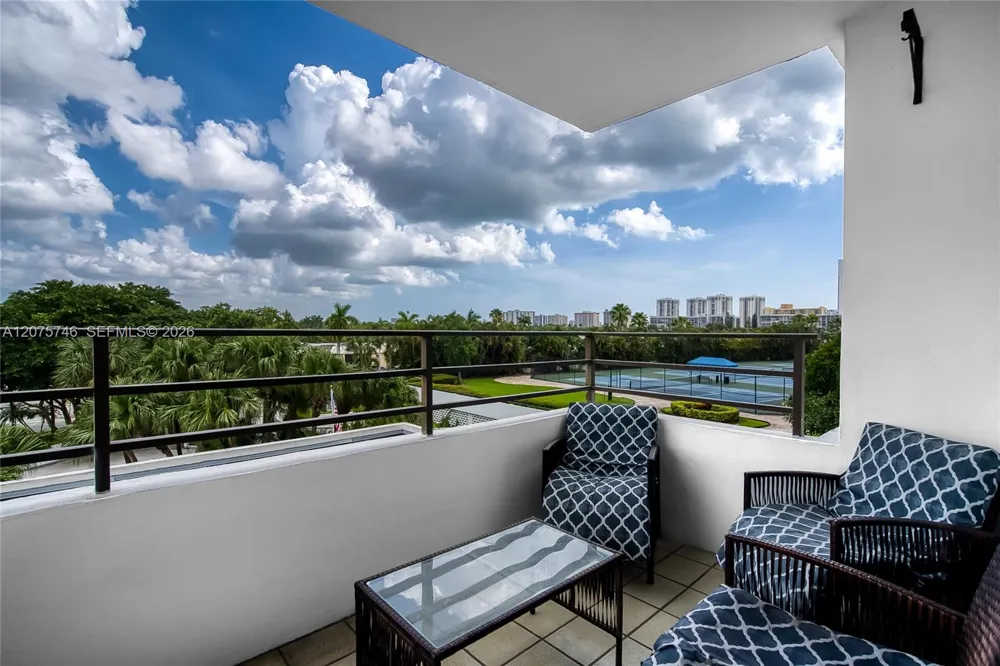 600 Three Islands Blvd #305 Hallandale Beach, FL 33009