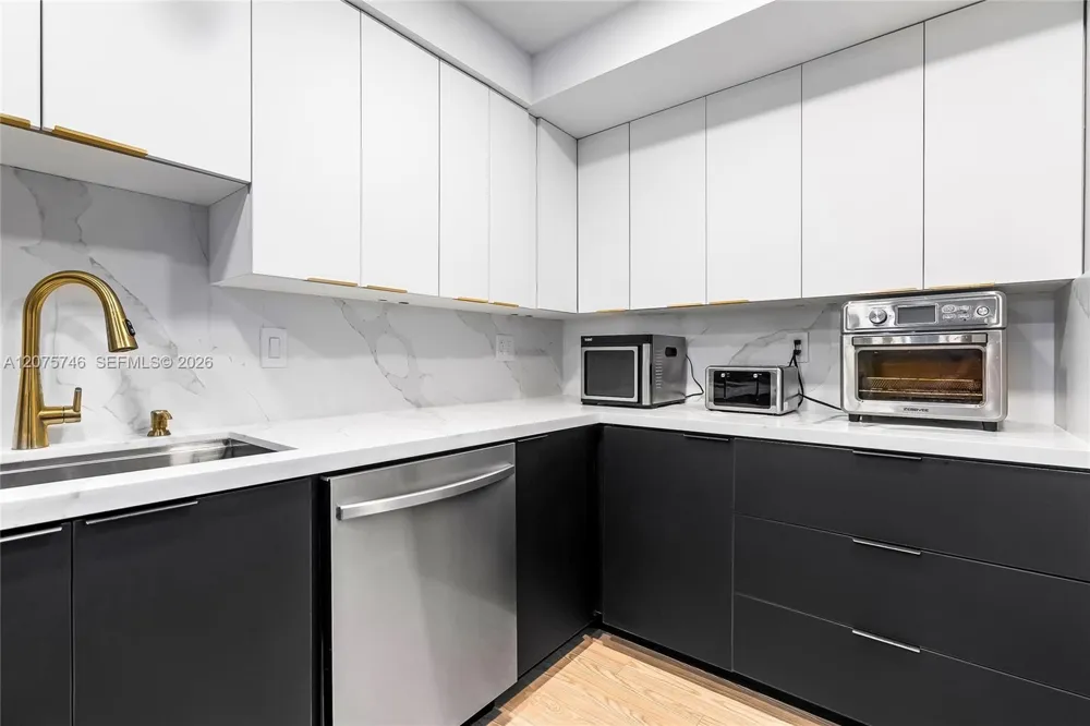 600 Three Islands Blvd #305 Hallandale Beach, FL 33009