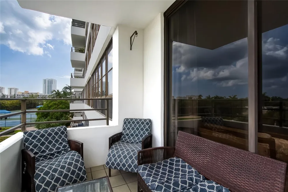 600 Three Islands Blvd #305 Hallandale Beach, FL 33009