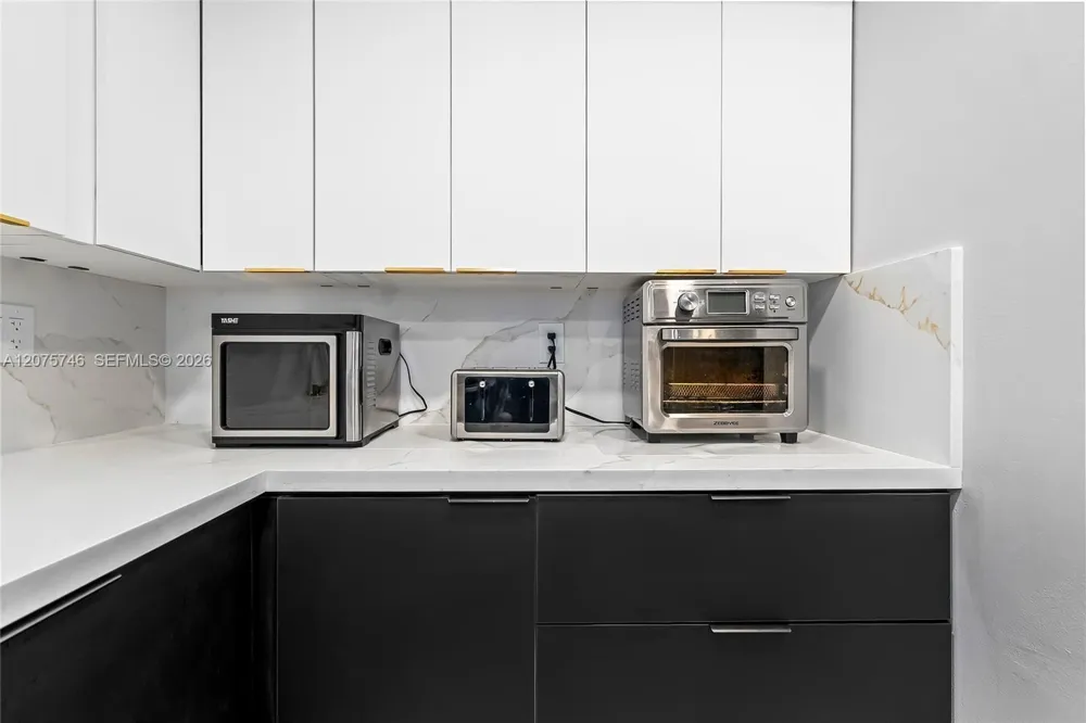 600 Three Islands Blvd #305 Hallandale Beach, FL 33009