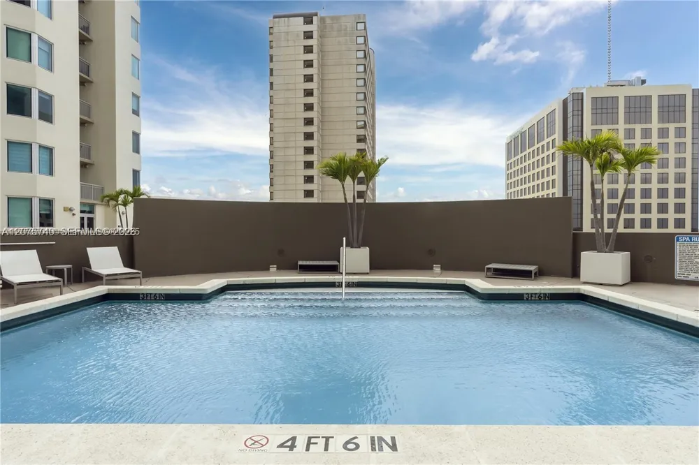 9055 SW 73rd Ct #1103 Miami, FL 33156