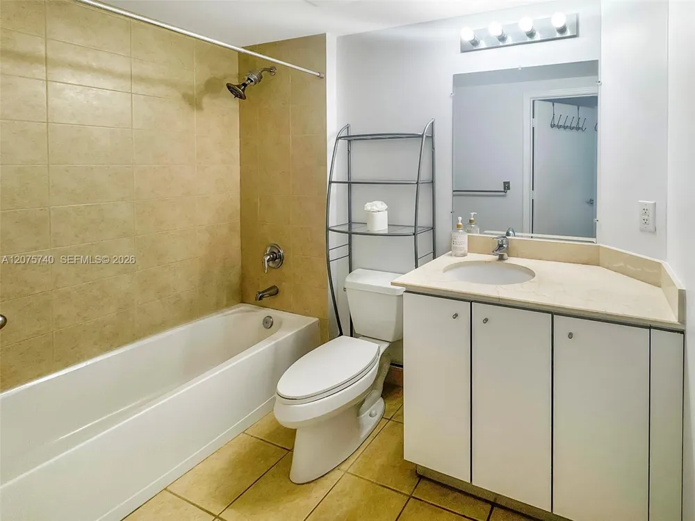 9055 SW 73rd Ct #1103 Miami, FL 33156