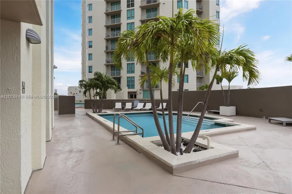 9055 SW 73rd Ct #1103 Miami, FL 33156