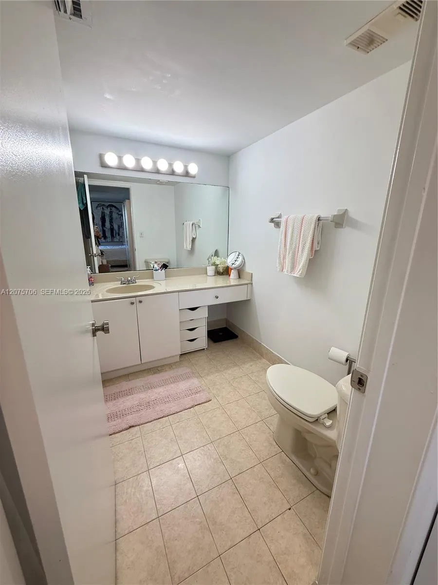 4974 NW 97th Pl #310 Doral, FL 33178