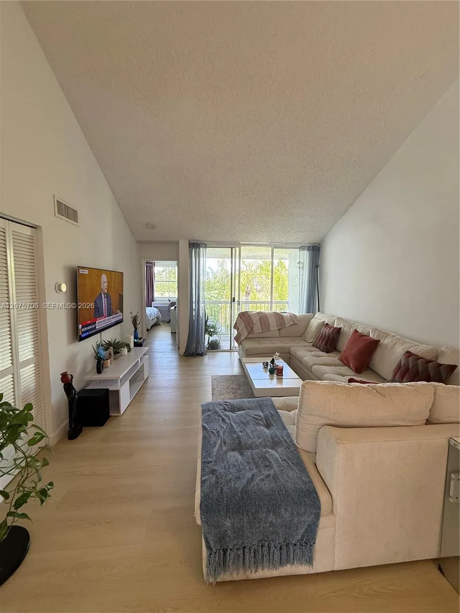 4974 NW 97th Pl #310 Doral, FL 33178