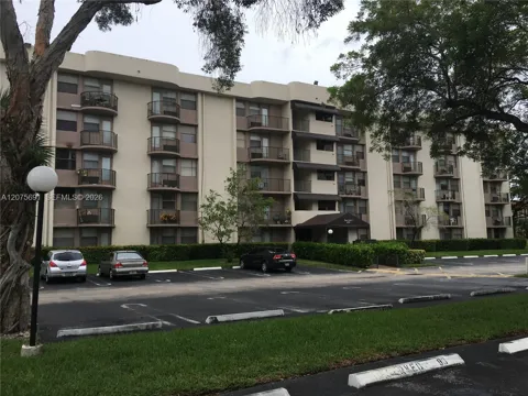 2771 Riverside Dr #214-A