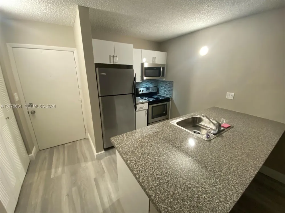 2771 Riverside Dr #214-A Coral Springs, FL 33065