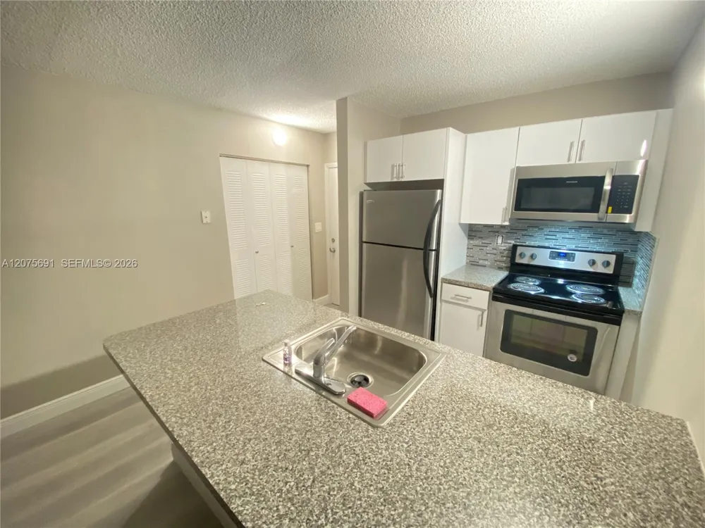 2771 Riverside Dr #214-A Coral Springs, FL 33065