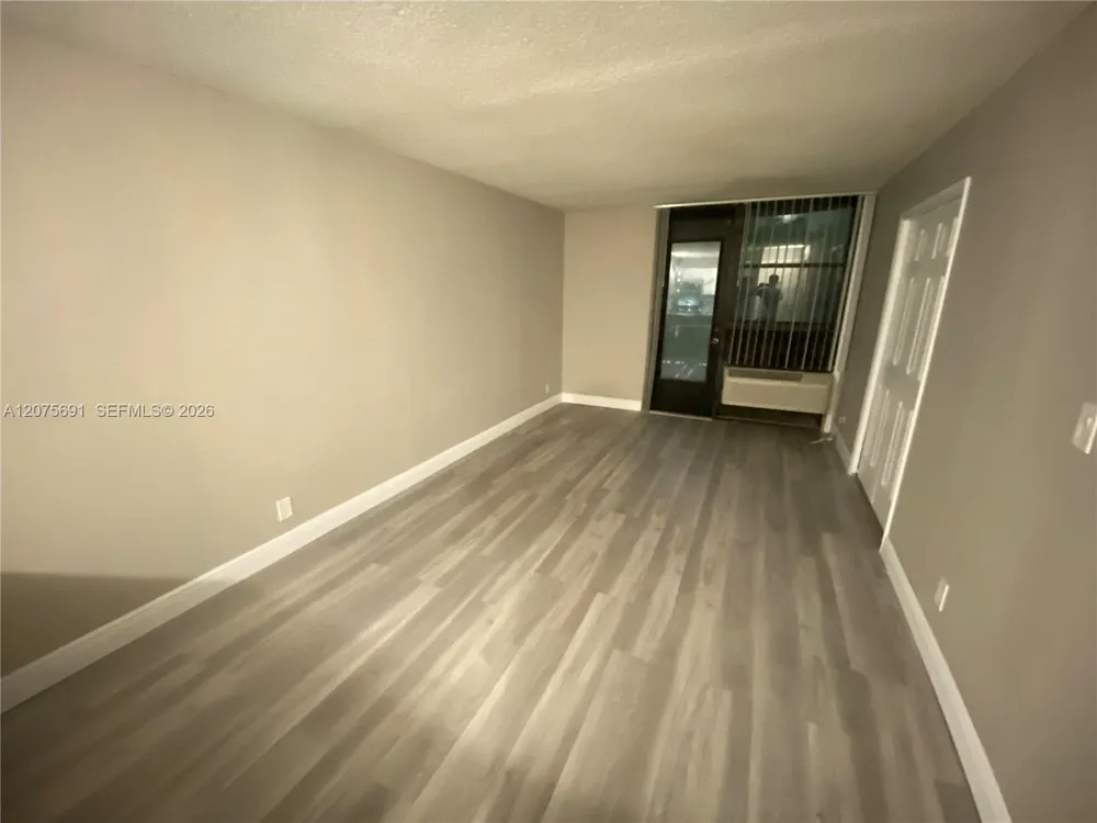 2771 Riverside Dr #214-A Coral Springs, FL 33065
