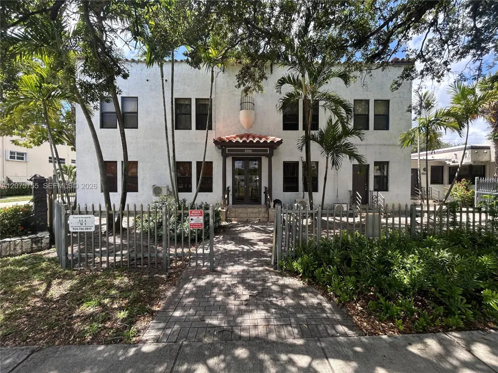 2000 Monroe St #10 Hollywood, FL 33020