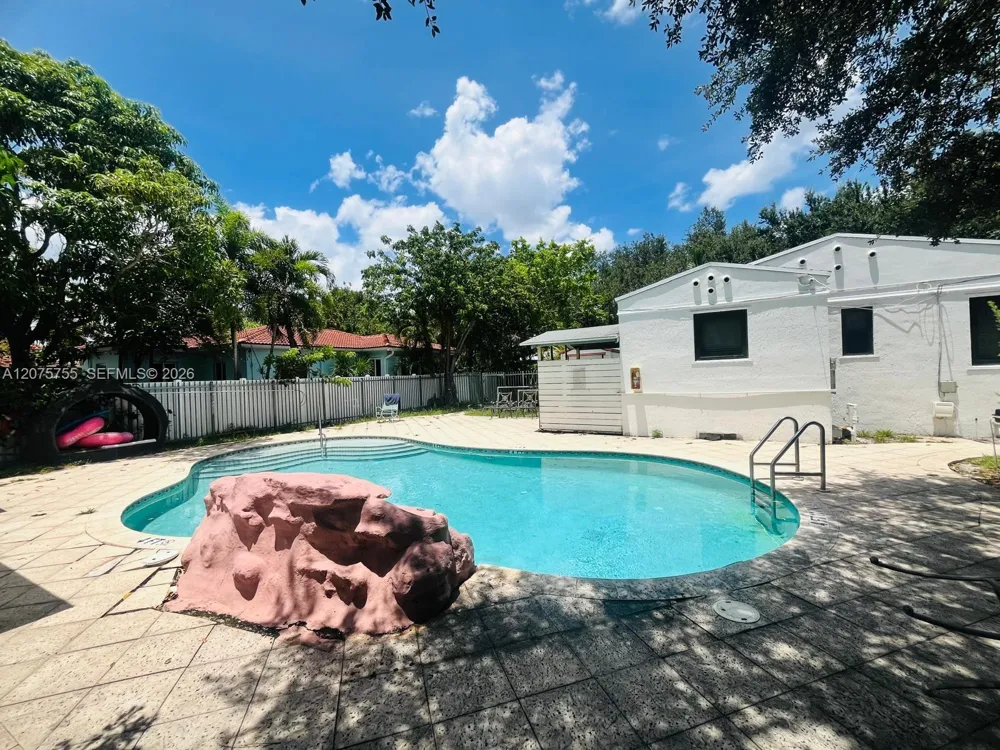 2000 Monroe St #10 Hollywood, FL 33020