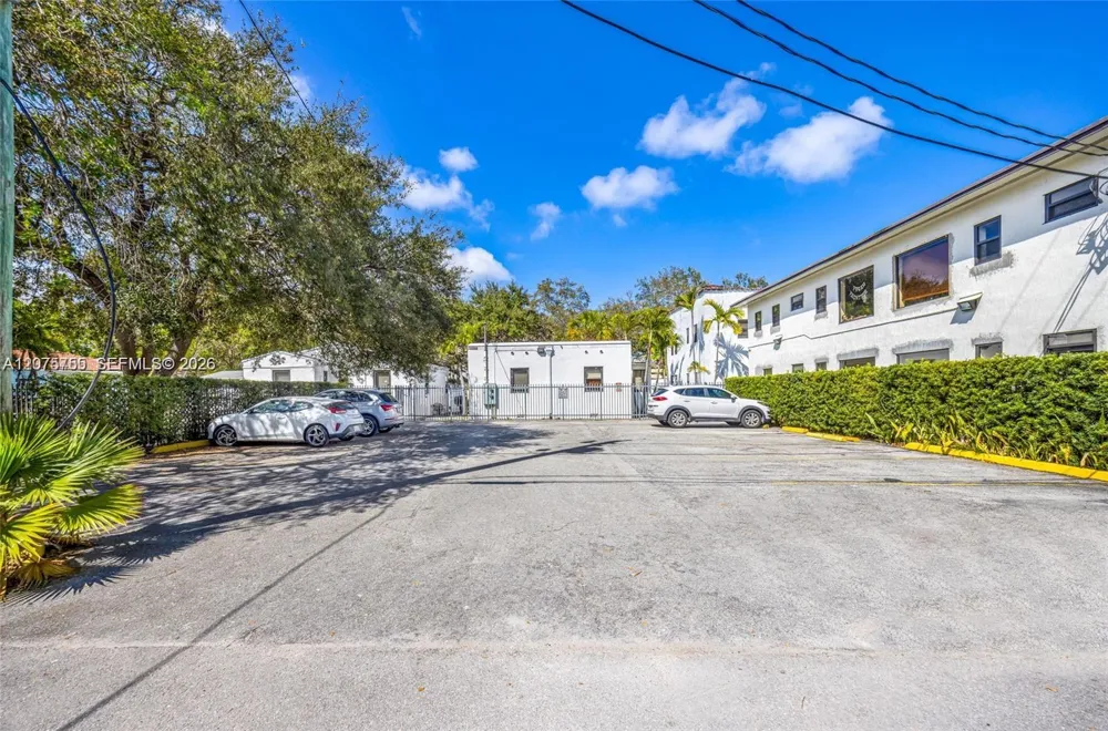 2000 Monroe St #10 Hollywood, FL 33020