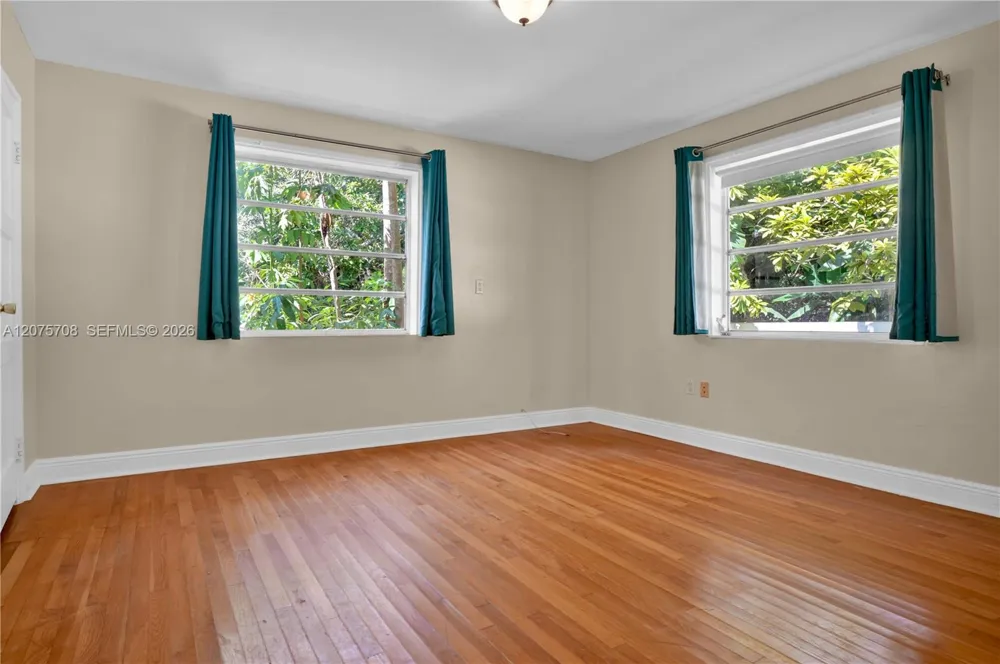 8775 SW 53rd Ct #REAR Miami, FL 33143