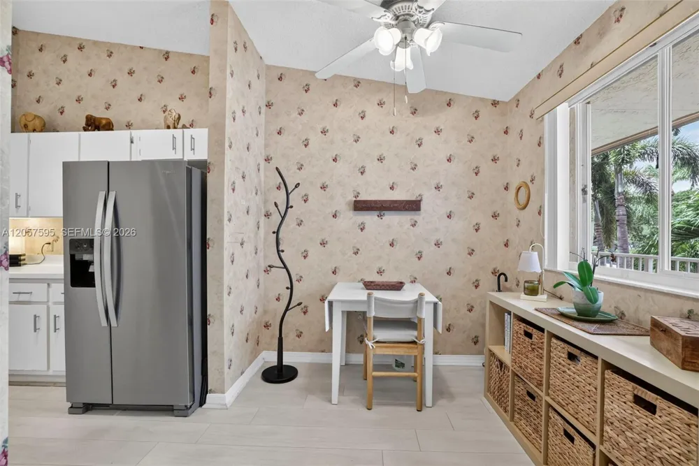 7449 Devon Dr #207 Tamarac, FL 33321