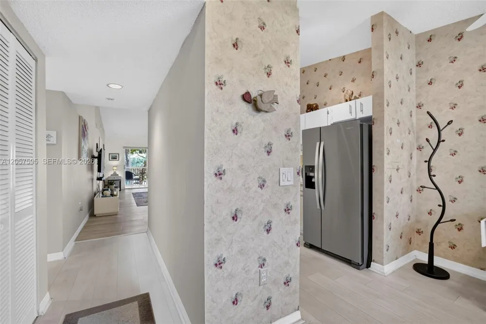 7449 Devon Dr #207 Tamarac, FL 33321