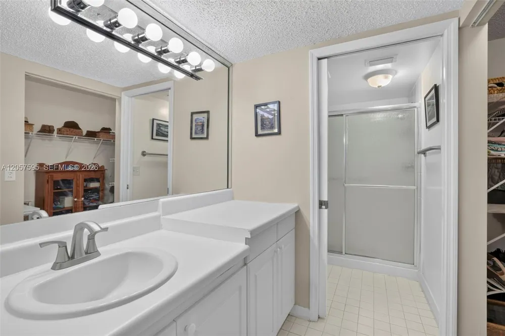 7449 Devon Dr #207 Tamarac, FL 33321