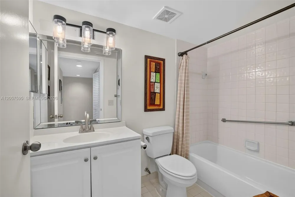 7449 Devon Dr #207 Tamarac, FL 33321