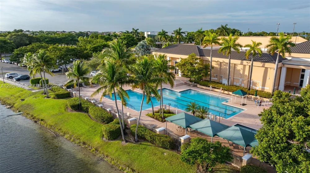 7449 Devon Dr #207 Tamarac, FL 33321