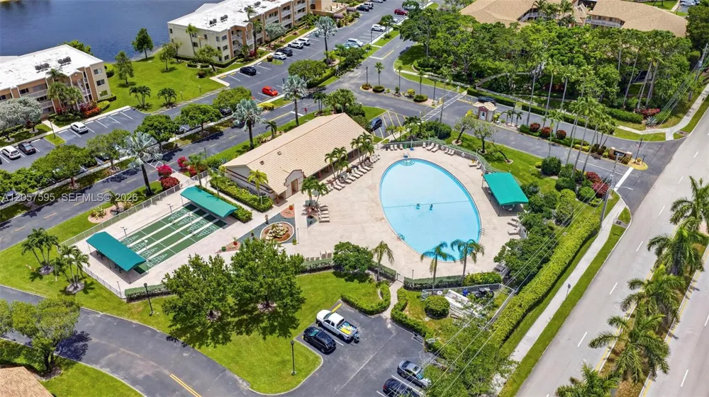 7449 Devon Dr #207 Tamarac, FL 33321