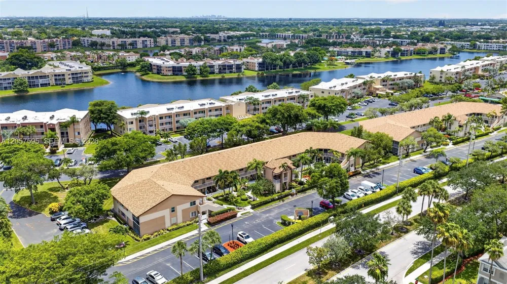 7449 Devon Dr #207 Tamarac, FL 33321
