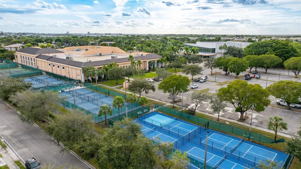 7449 Devon Dr #207 Tamarac, FL 33321
