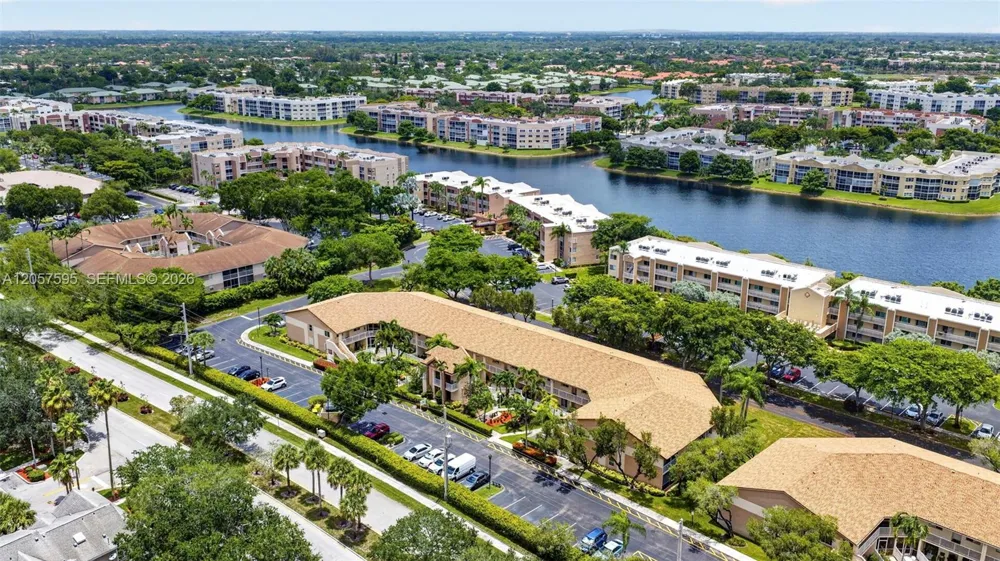 7449 Devon Dr #207 Tamarac, FL 33321