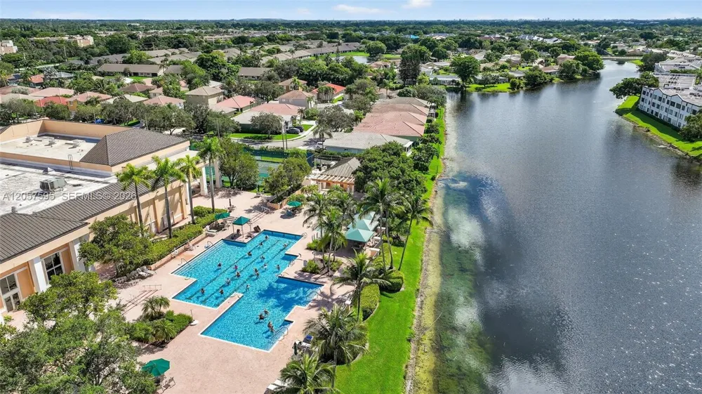 7449 Devon Dr #207 Tamarac, FL 33321