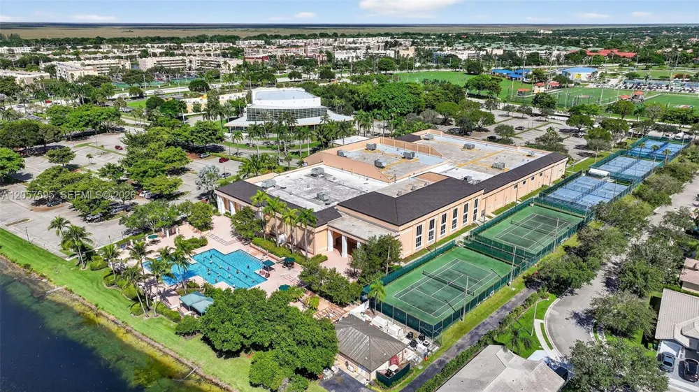 7449 Devon Dr #207 Tamarac, FL 33321