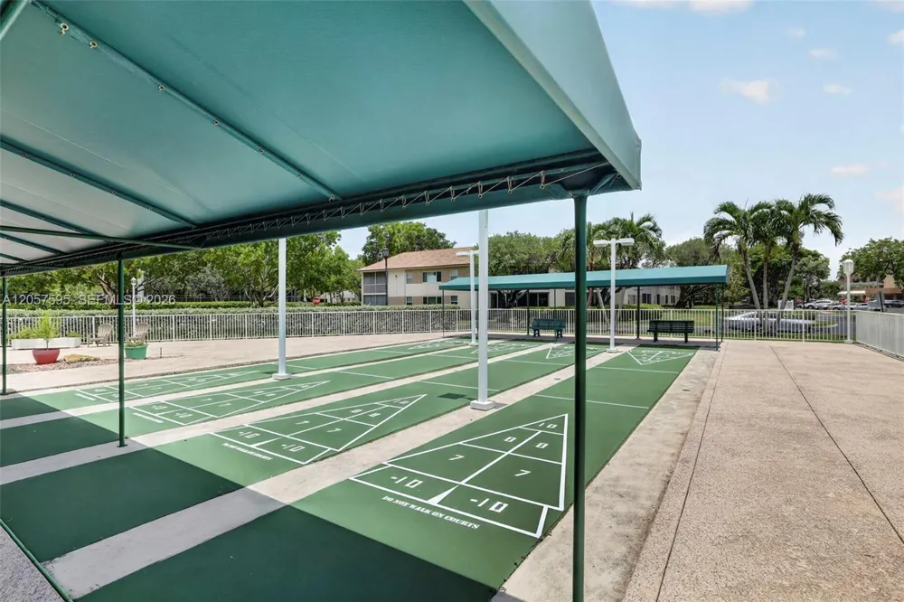 7449 Devon Dr #207 Tamarac, FL 33321