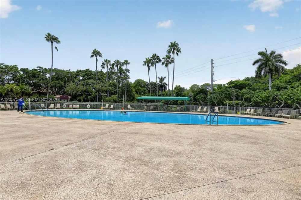 7449 Devon Dr #207 Tamarac, FL 33321