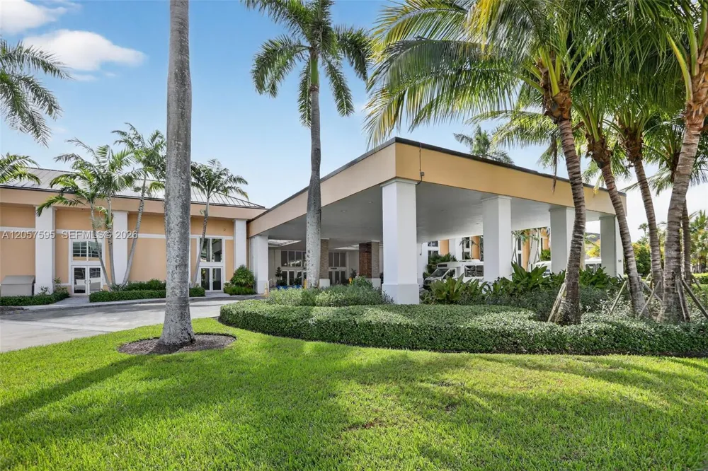 7449 Devon Dr #207 Tamarac, FL 33321