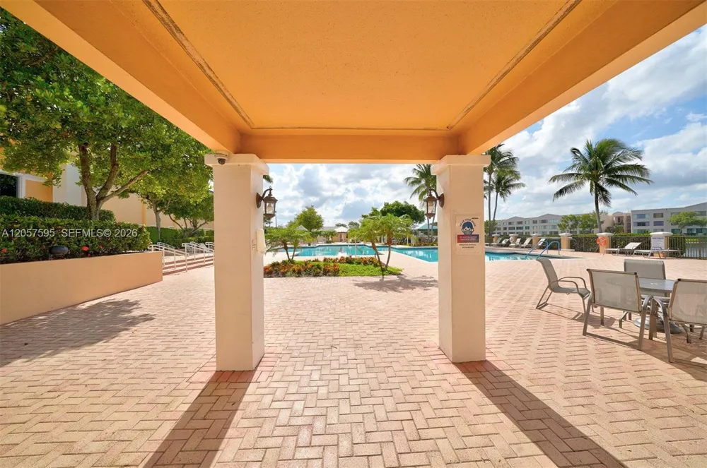 7449 Devon Dr #207 Tamarac, FL 33321