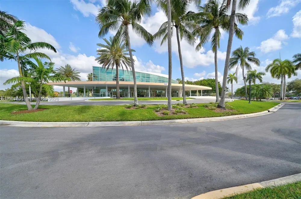 7449 Devon Dr #207 Tamarac, FL 33321