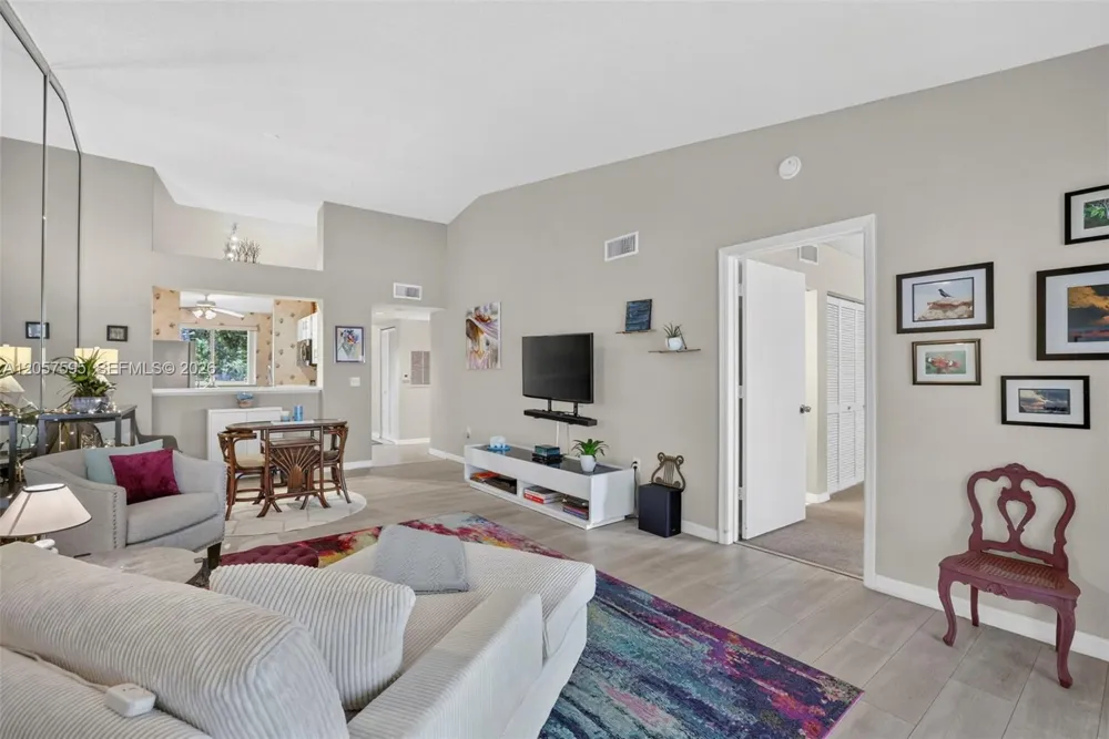 7449 Devon Dr #207 Tamarac, FL 33321