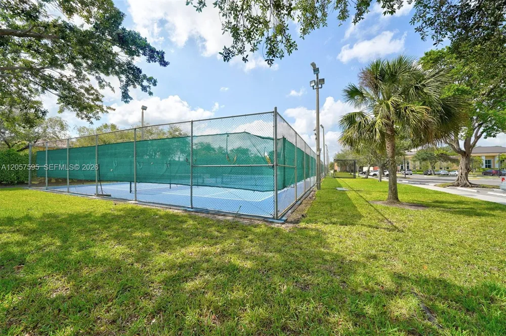 7449 Devon Dr #207 Tamarac, FL 33321
