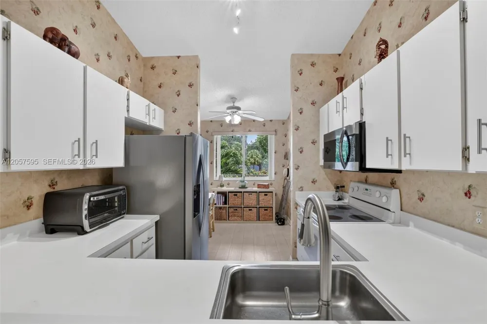 7449 Devon Dr #207 Tamarac, FL 33321