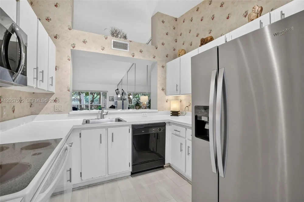 7449 Devon Dr #207 Tamarac, FL 33321