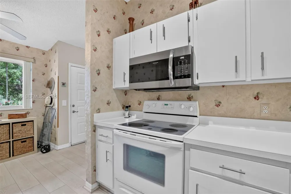 7449 Devon Dr #207 Tamarac, FL 33321