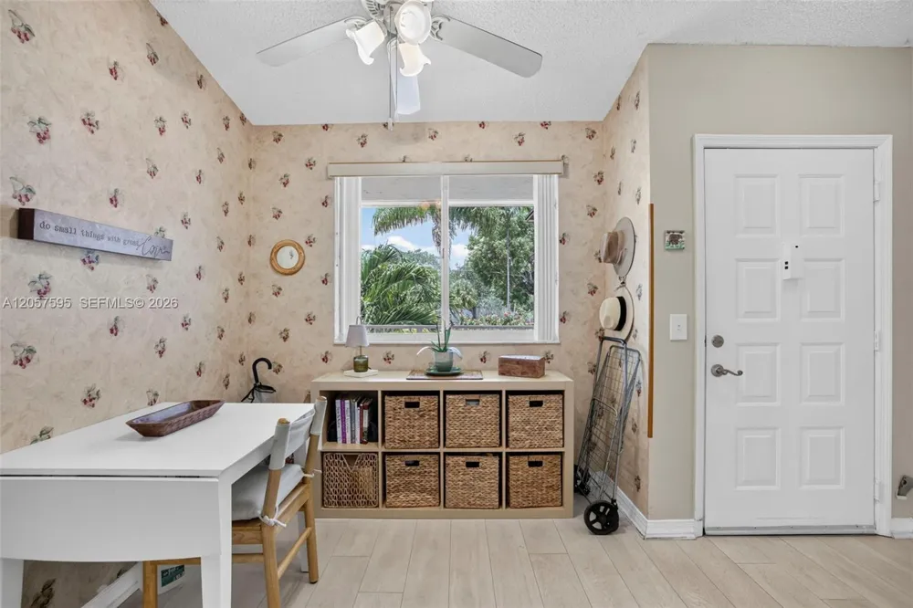 7449 Devon Dr #207 Tamarac, FL 33321