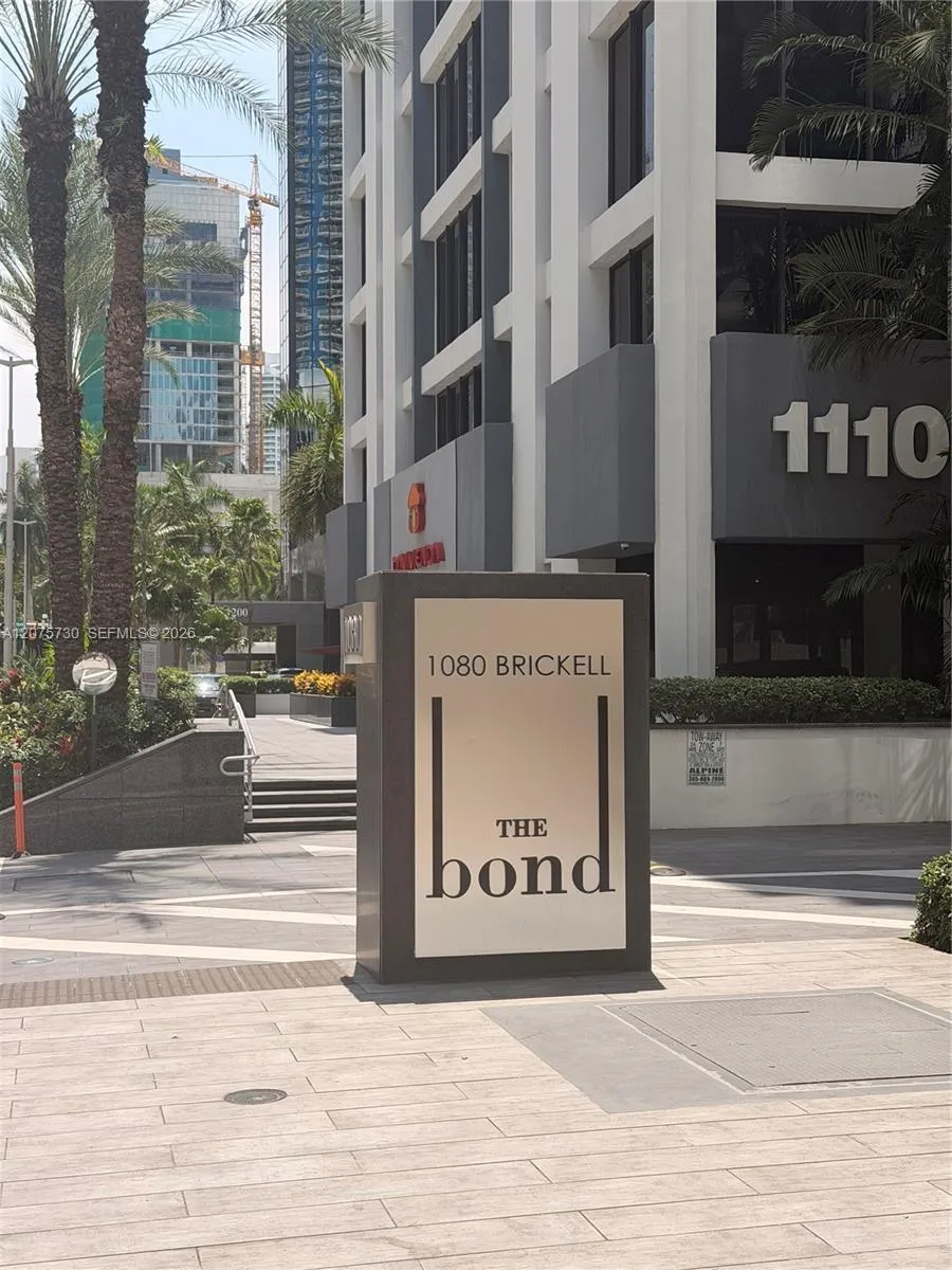 1080 Brickell Ave #913 Miami, FL 33131